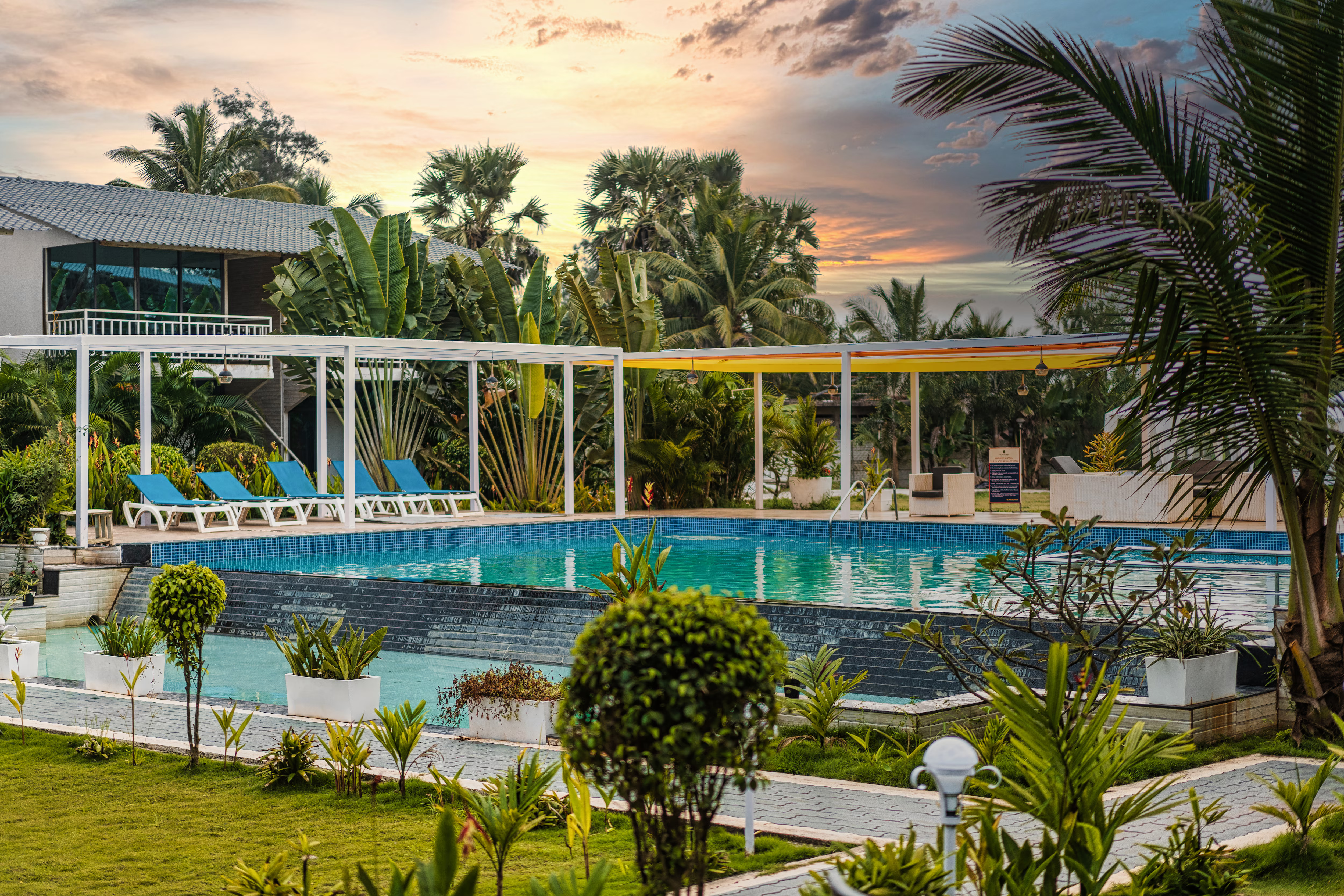 Foxoso La Beach Resort Goa
