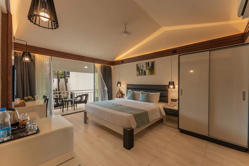 Deluxe bedroom at Foxoso La Beach Resort Goa